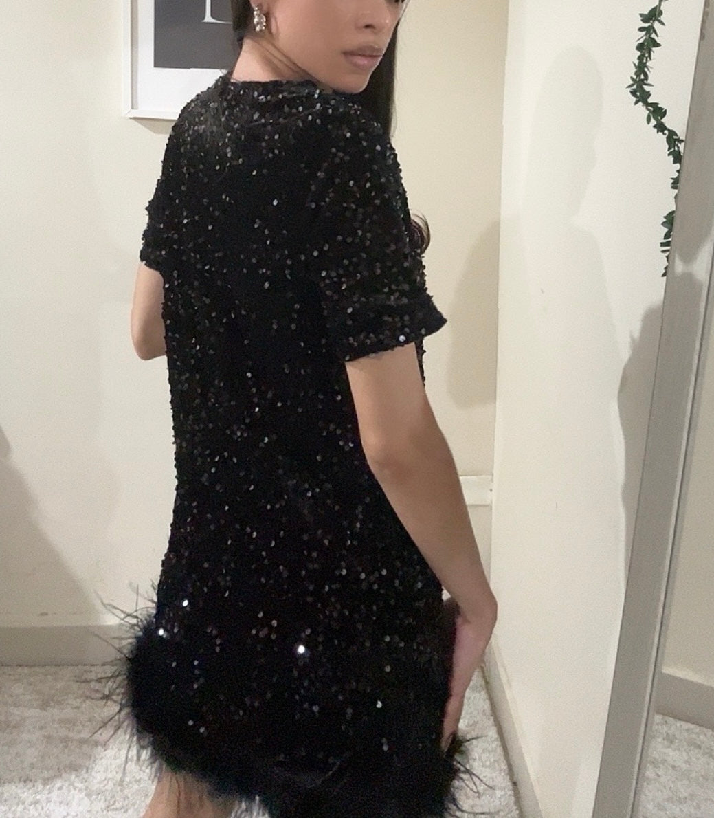Vestido Corto con Lentejuelas - Negro